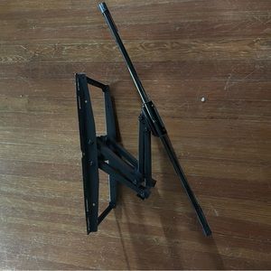 Full Motion TV wall mount by PILF11 for TVs under 110 pounds